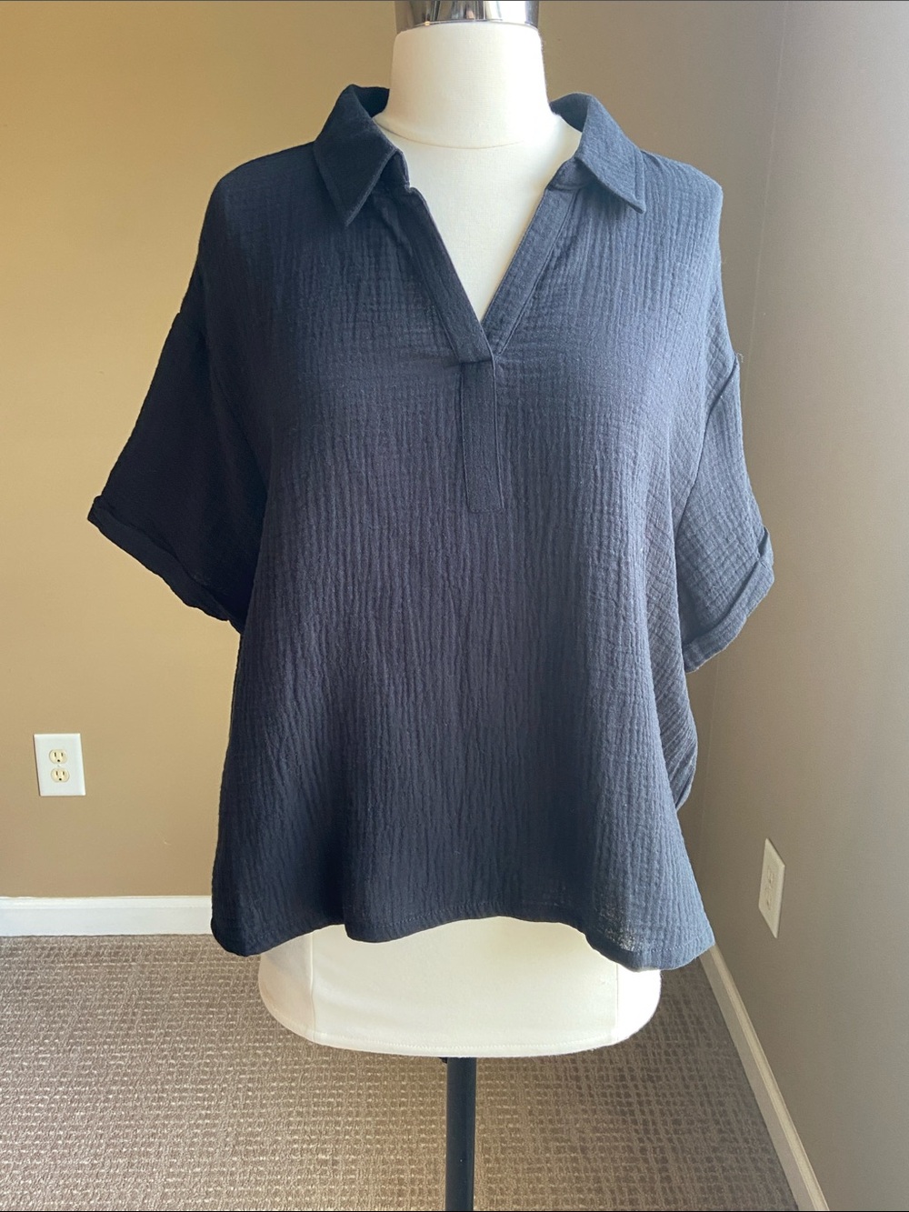 Nine West Black Gauzy VNeck Collar Blouse with Cuffed Sleeves XL Casual Cotton